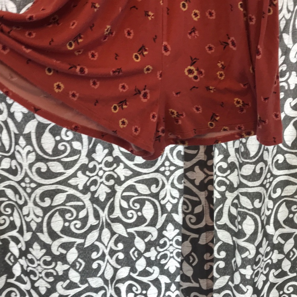 Romper - Picture 2 of 4